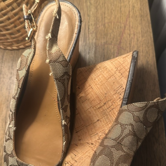 Coach heels - Picture 3 of 7